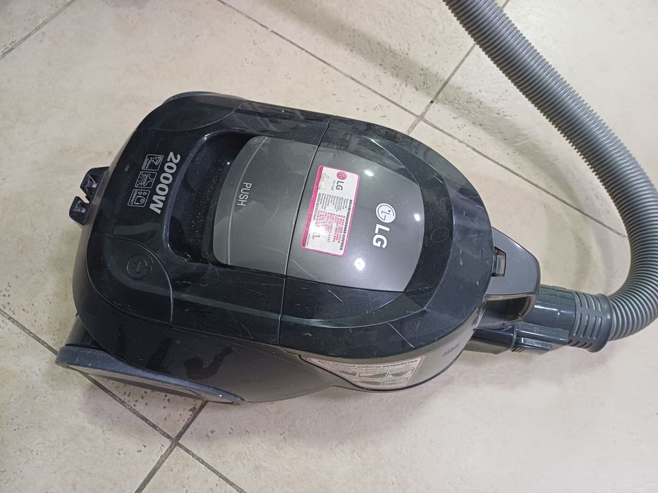Продам пылесос LG б/у