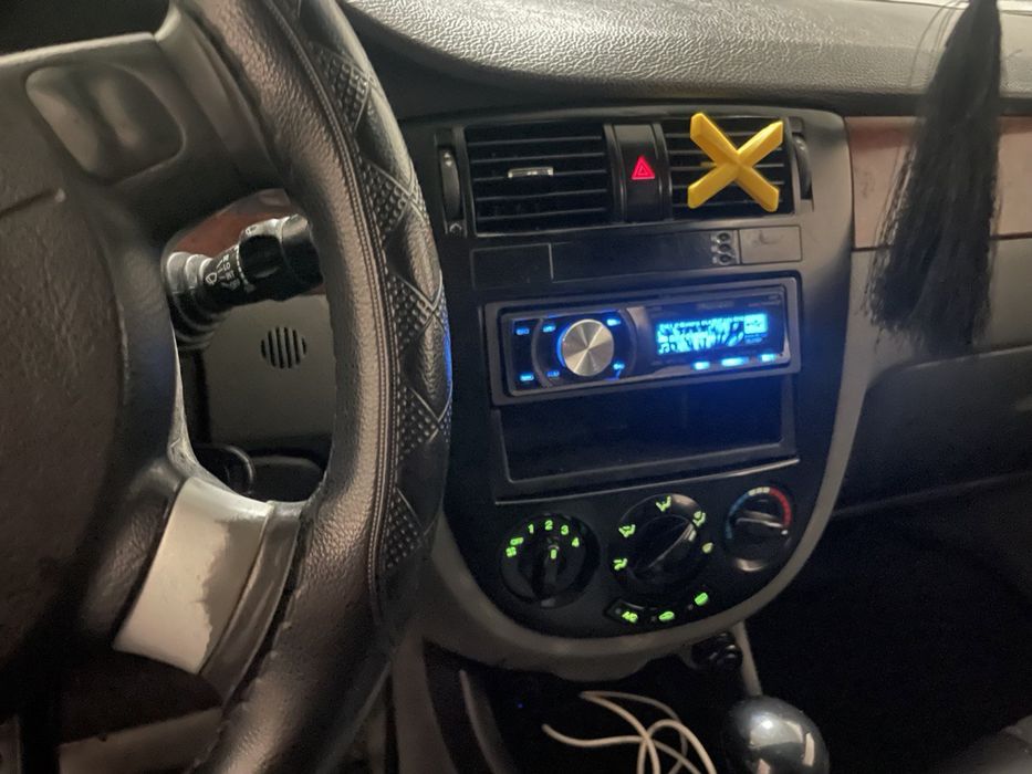 Lasetti 1.8 sotiladi narxini tepasida kelishamiz