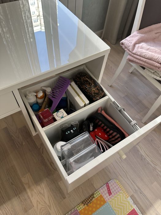Косметический стол IKEA