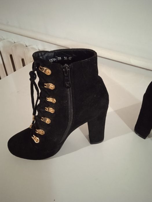 Продам замшевые полусапожки