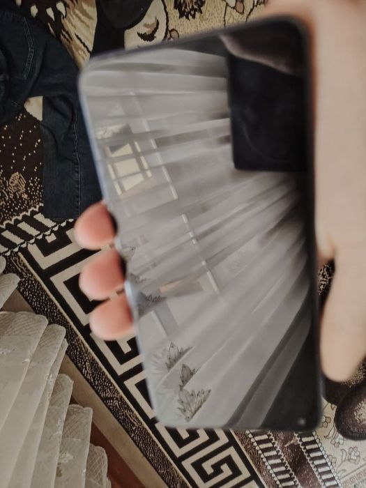 Redmi not 9 128 GB shishasi ozroq yorilgan ishlashga taʼsiri yoq