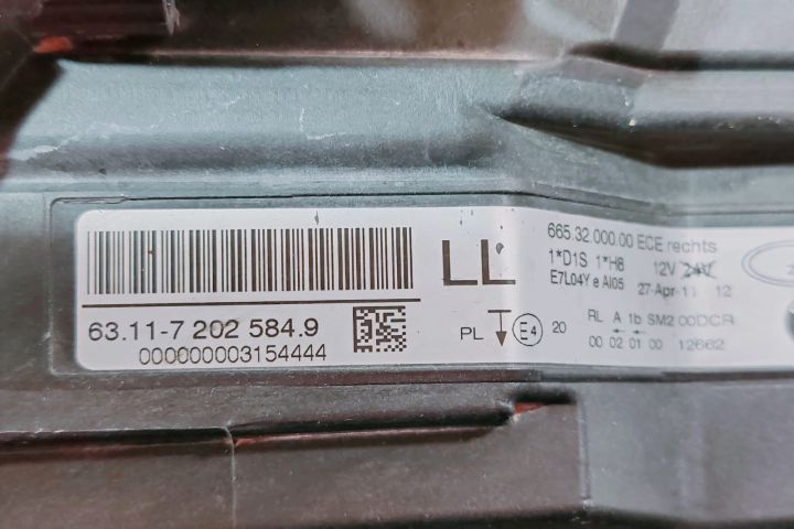 Far  Dreapta xenon adaptiv - europa 631172025849 BMW Seria 3 E90/E91/