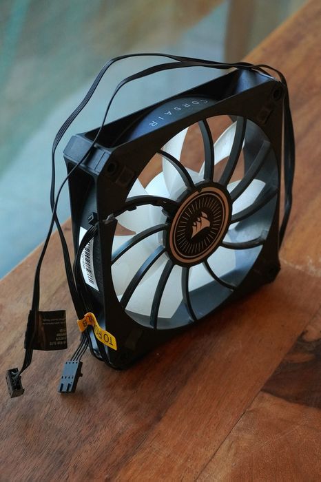 6x Ventilatoare Corsair – 5x ML120 RGB Elite + 1x RS120 5V ARGB
