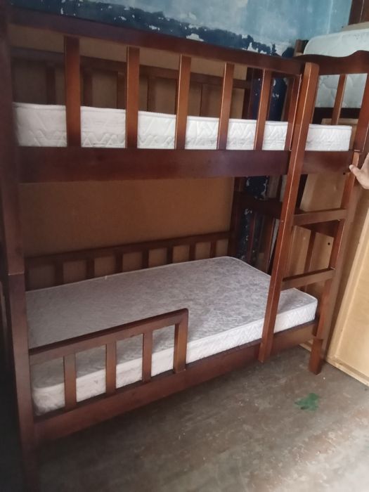 Кровать двухъярусная деревья продается.