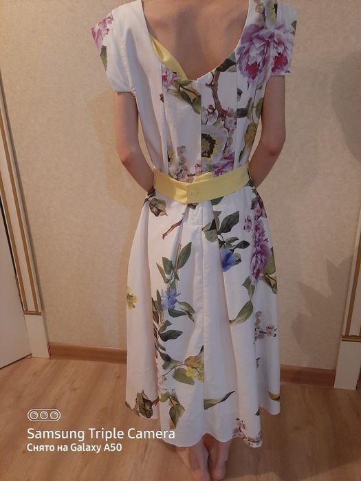 Платья женские 2 щт