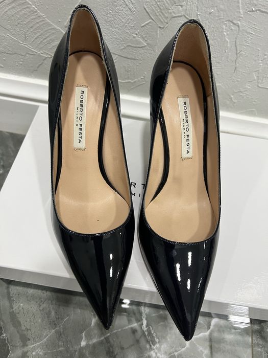 Туфли лаковые,классические