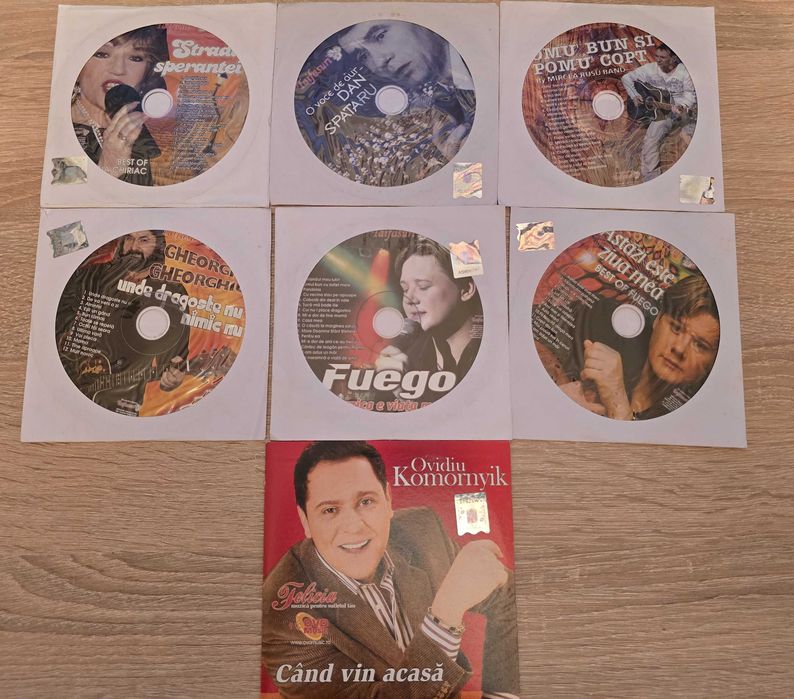 CD-uri cu muzică populară și ușoară românească