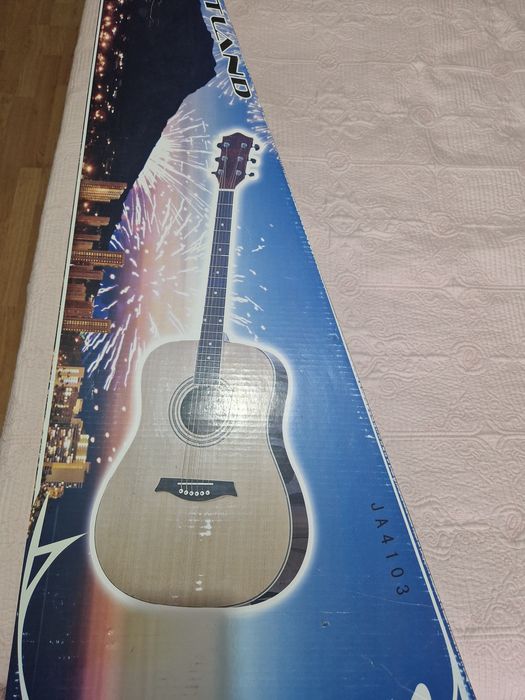 Акустическая гитара