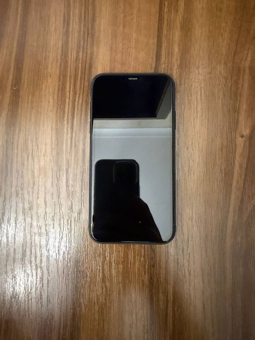 Продам IPhone 11 64Gb