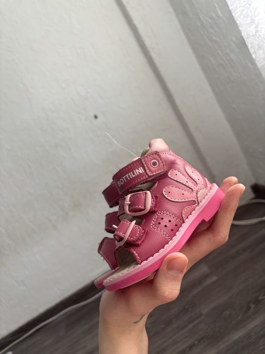 Детская обувь сандали