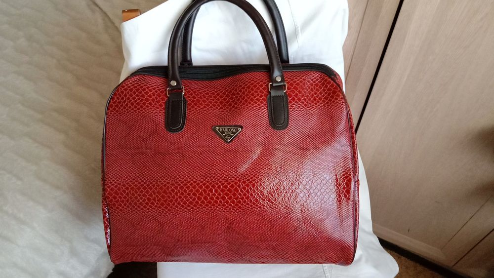 Продам новые дорожные сумки