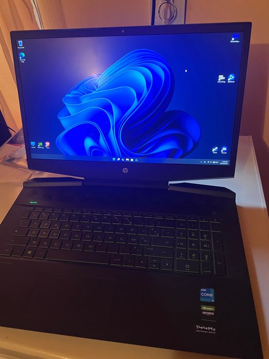 Vând laptop HP pavilion 15