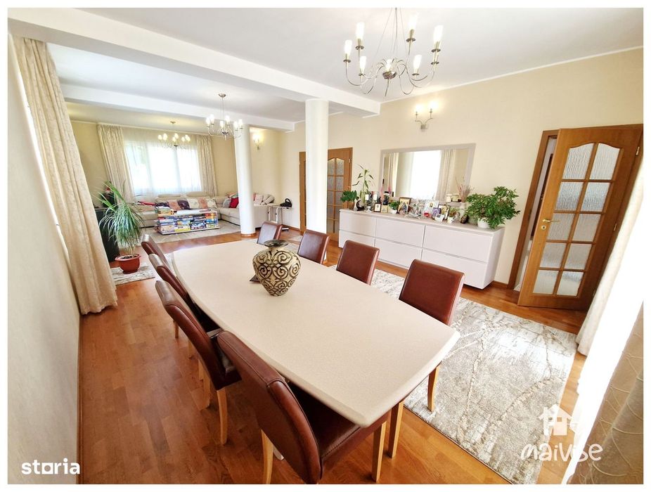 Vila superba cu garaj si  teren 1500 mp, Covasna