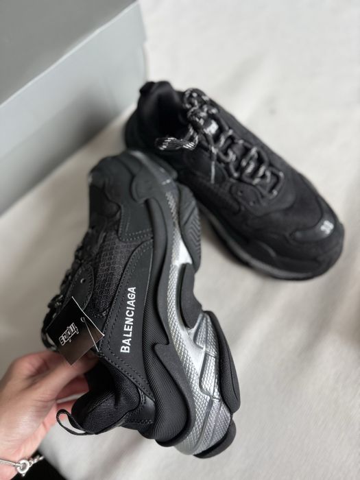 Balenciaga triple s ЧИСТО НОВИ (38)