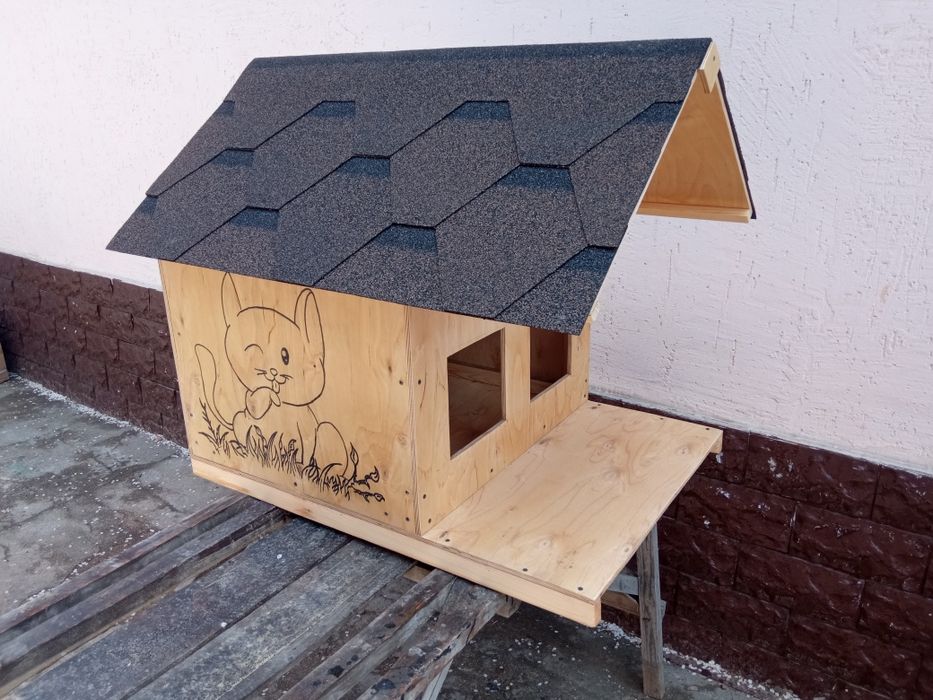 Домик, будка для кошек