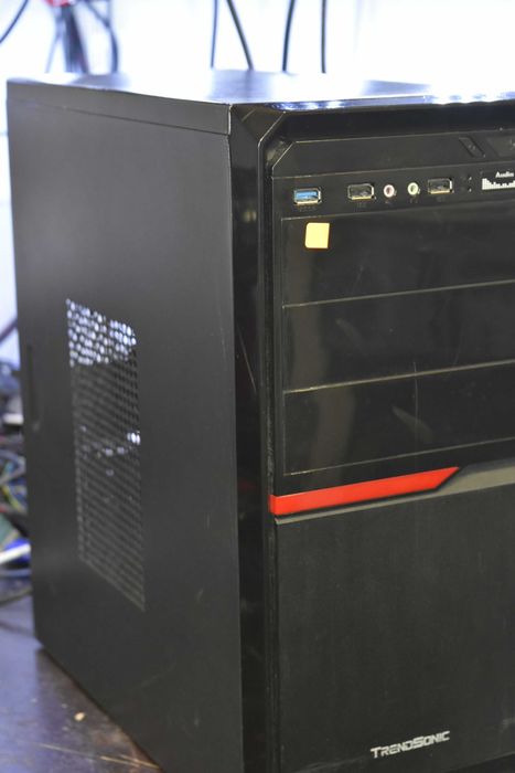 Кутия с usb 3.0  и захранване Trendsonic 550W