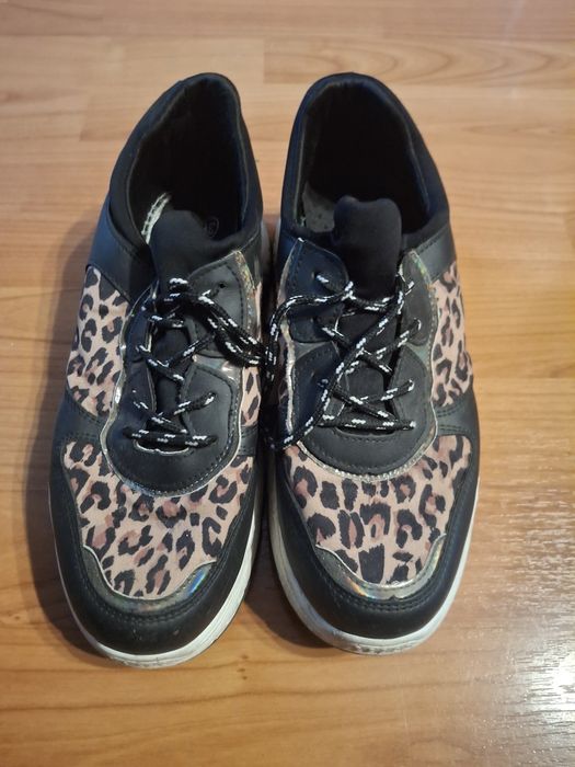 Обувки нови(не носени)