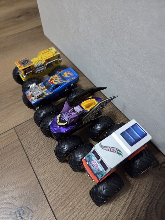 Джипове hot wheels