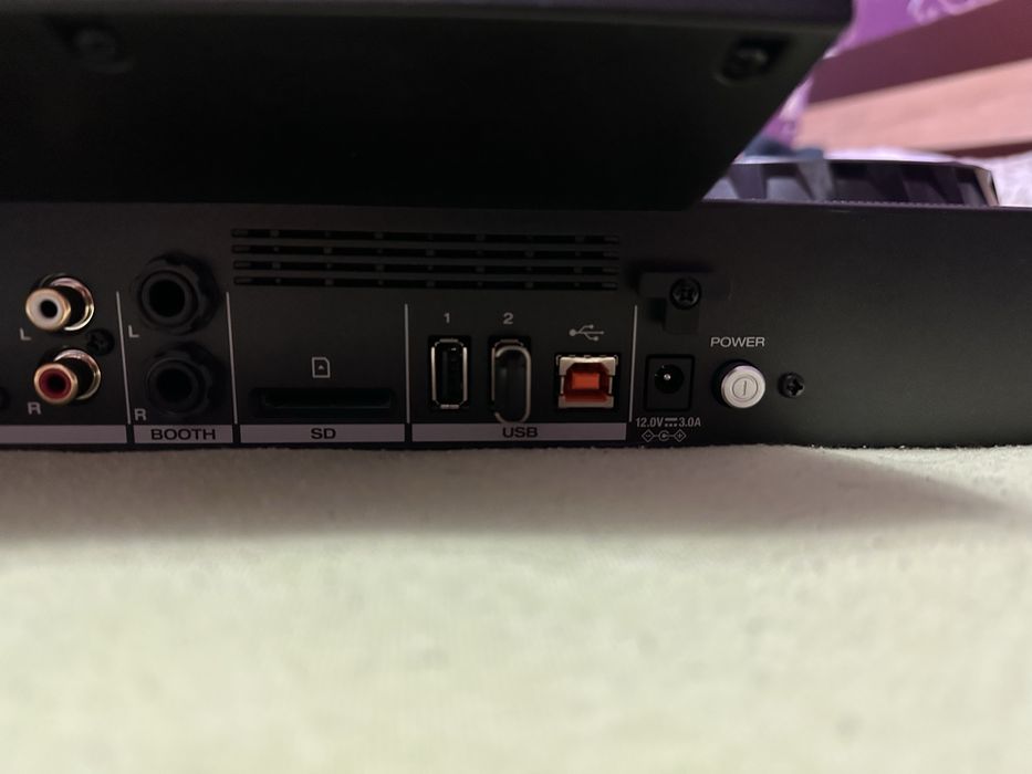 Диджейски пулт Denon SC Live 4