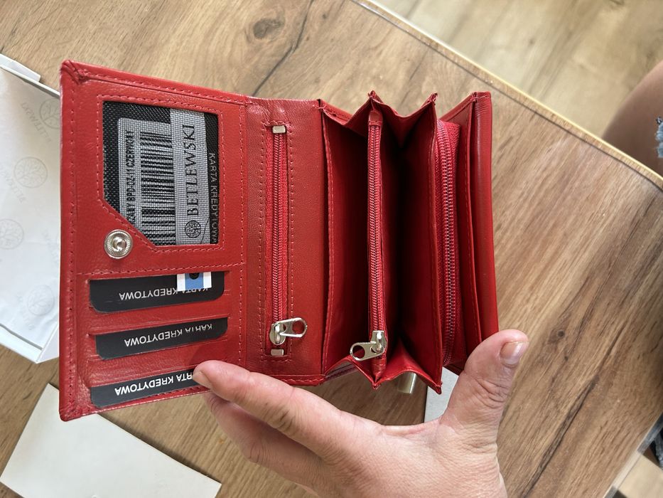 Дамски портфейл Betlewski