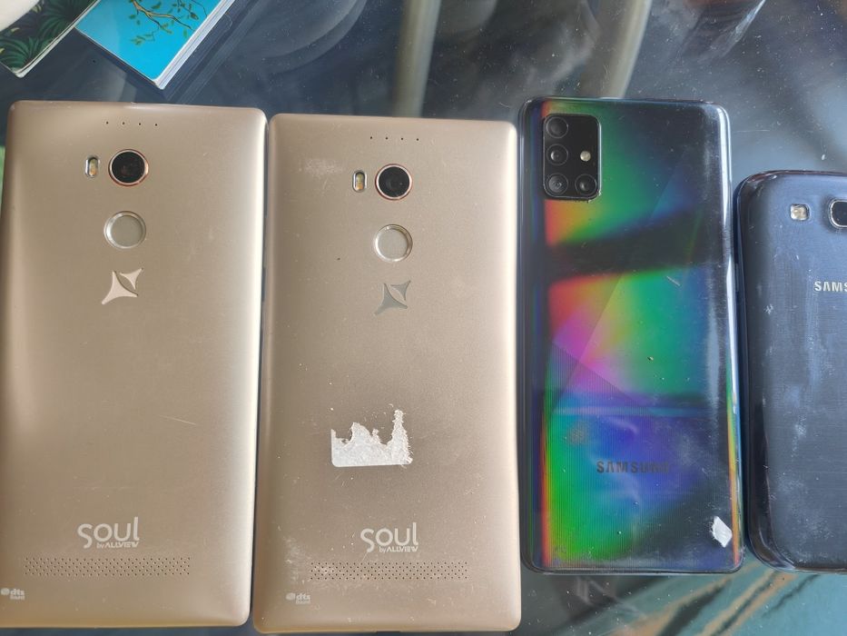 Стари телефони за части