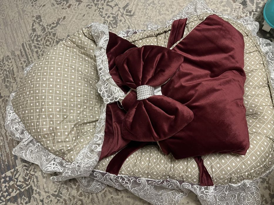 Продам конверт на выписку