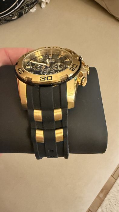 Vand ceas invicta impecabil