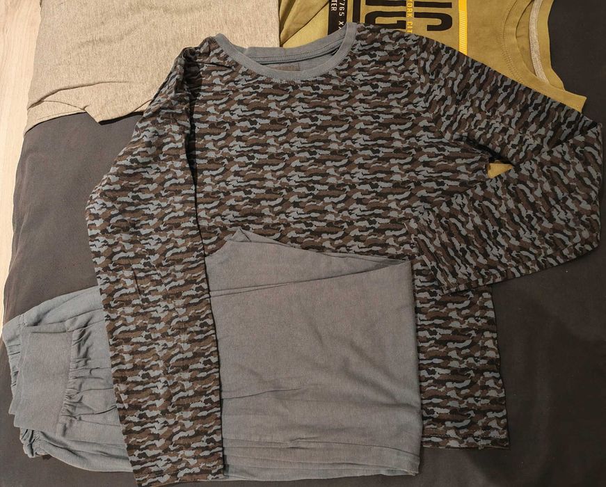 Детски пижами размер 146-152, с дълъг ръкав - 3 броя комплект