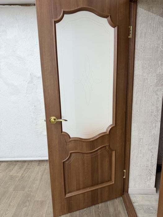 Продам дверь в зал