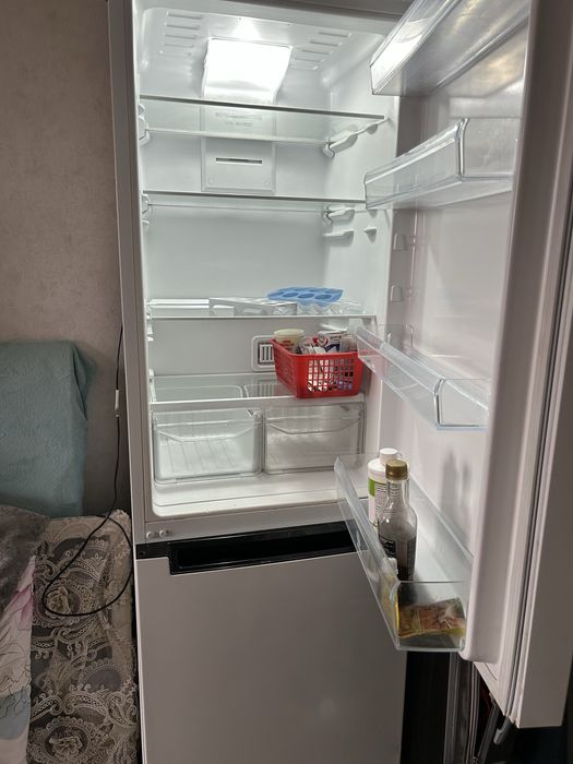продам холодильник INDESIT  в хорошем состоянии