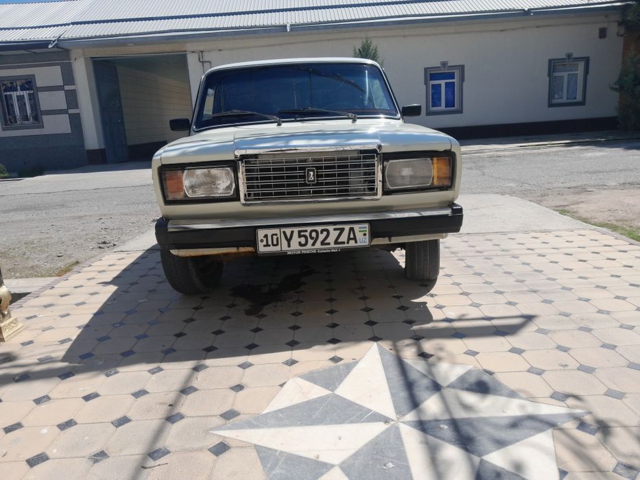 Vaz 2107 sotiladi