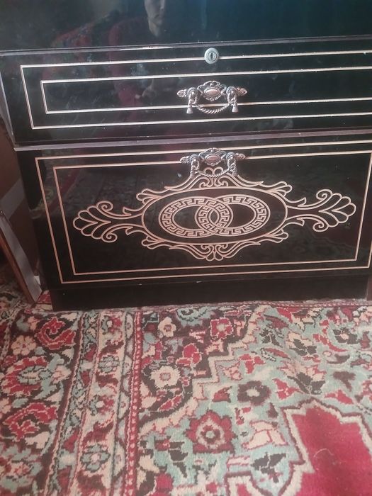 Тумбочкалар сотилади.Сони иккита.Холати жуда яхши.