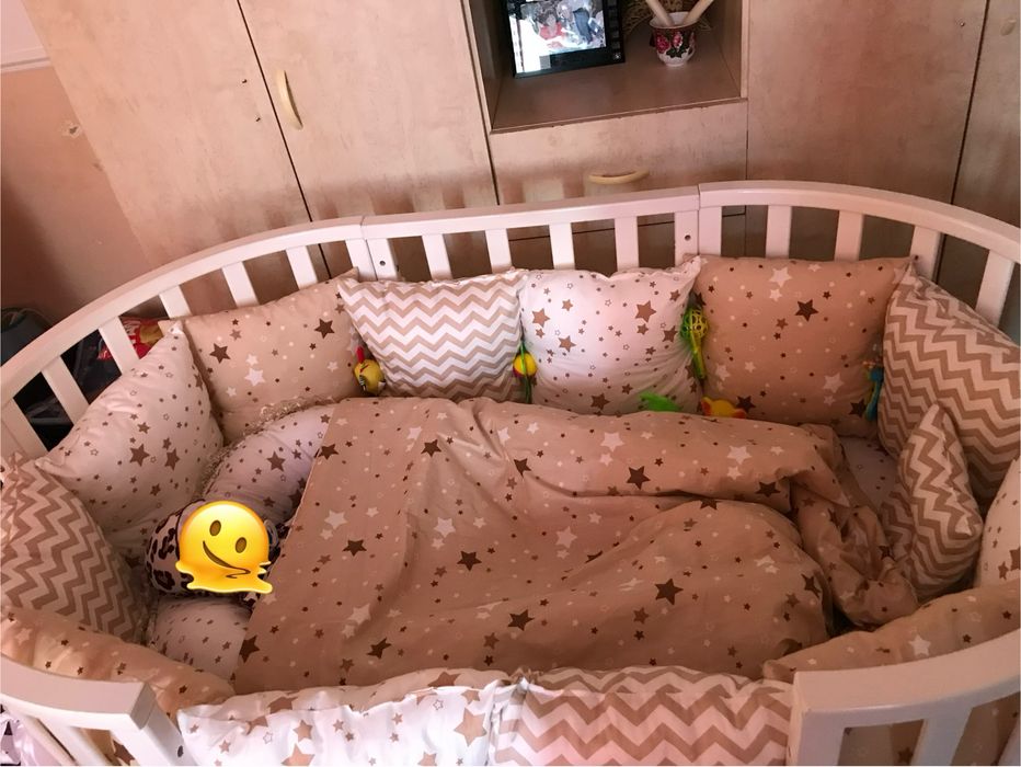 Срочно Продам бортики для детской кроватки.