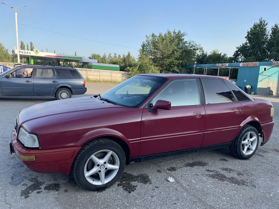 Продаю ауди 80 б4