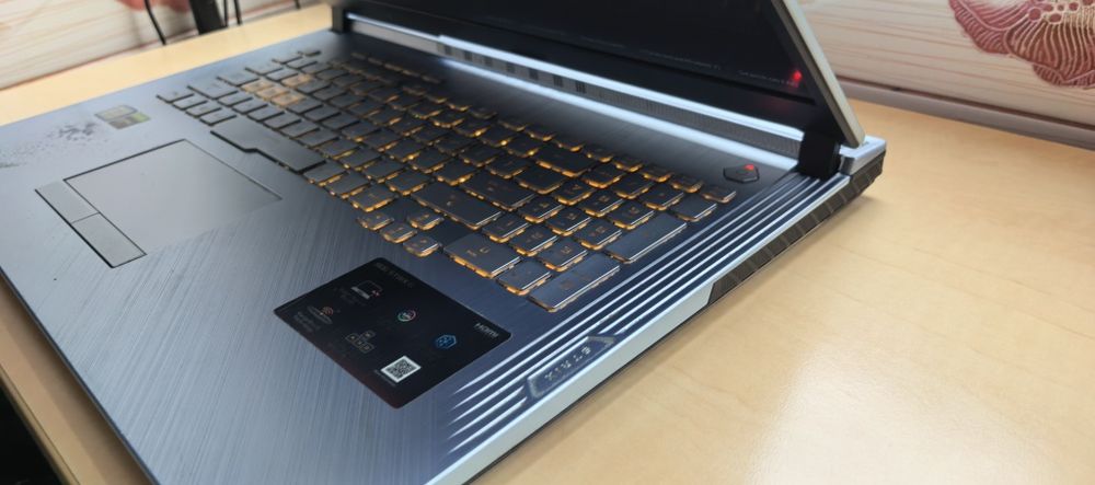 Laptop Asus ROG Strix G_17.3"FHD_i5 9300H_GTX 1650 4GB_SSD_DEFECT_