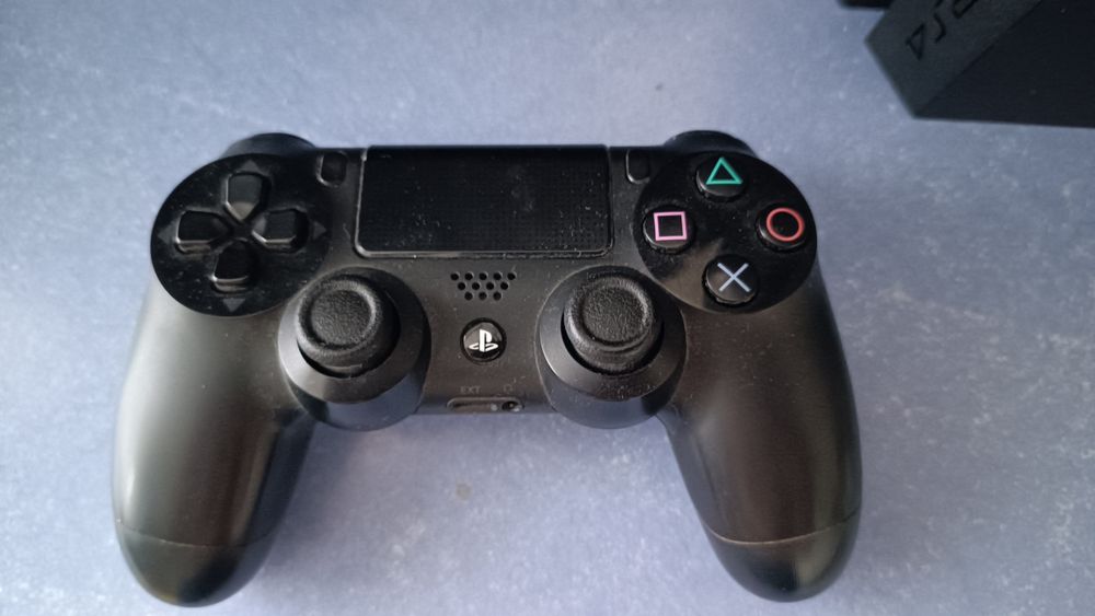 PlayStation 4 Slim 1 TB + 13 jocuri