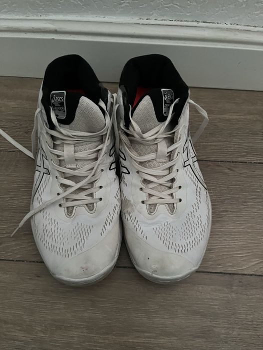 Волейбольные кроссовки Асикс