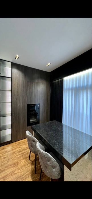 3х комнатная квартира в новостройке на центре города!С красивым видом!