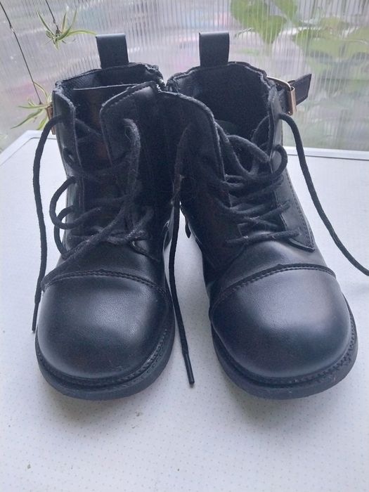 Продам детские демисезонные ботинки