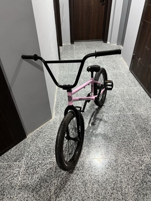 Продавам колело BMX, в отлично състояние