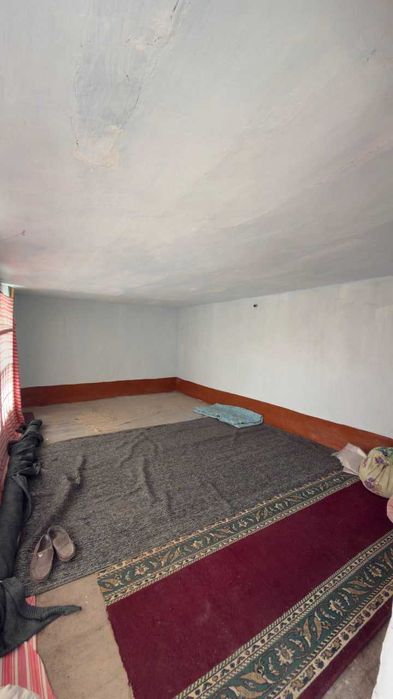 Продается 5 комнатный дом ,4 сотки земли в рабочем городке 36000$