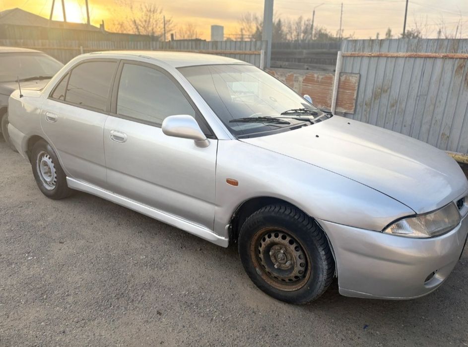 Продам машину мицубици каризма