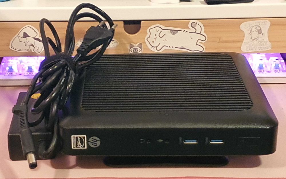 Малък компютър HP Thin Client T520 RAM 4GB SSD 240GB