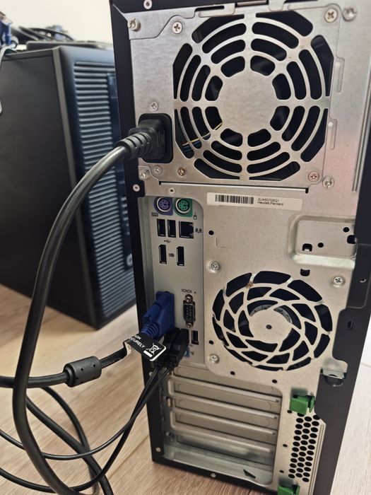 Компютър HP с Win 10