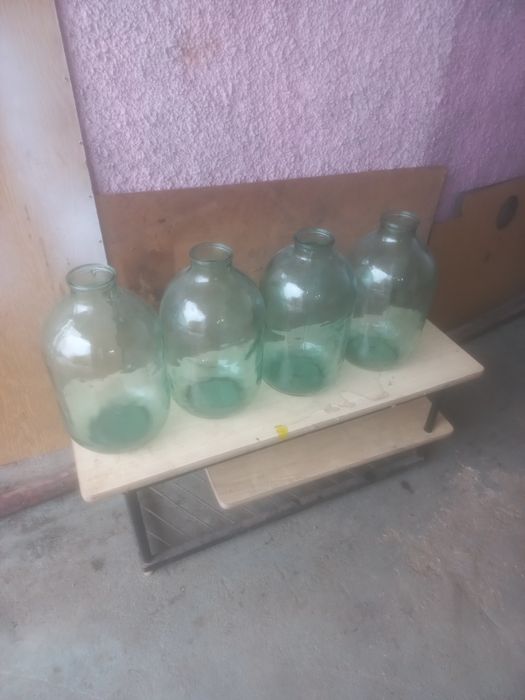 Продам бутыли в .