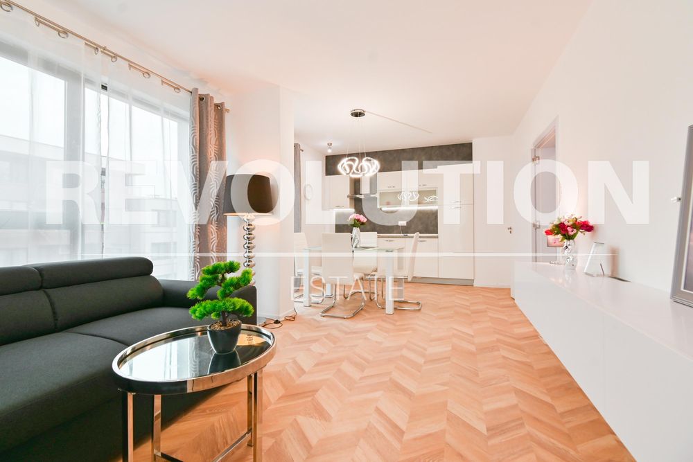 Дава се под наем Тристаен апартамент в София, Малинова долина - 120 кв.м за 920 € - Снимка #1