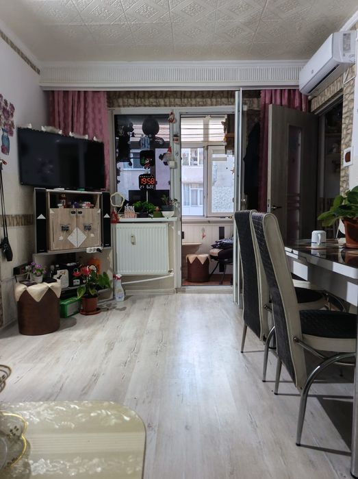 Vand apartament semidecomandat 2 camere