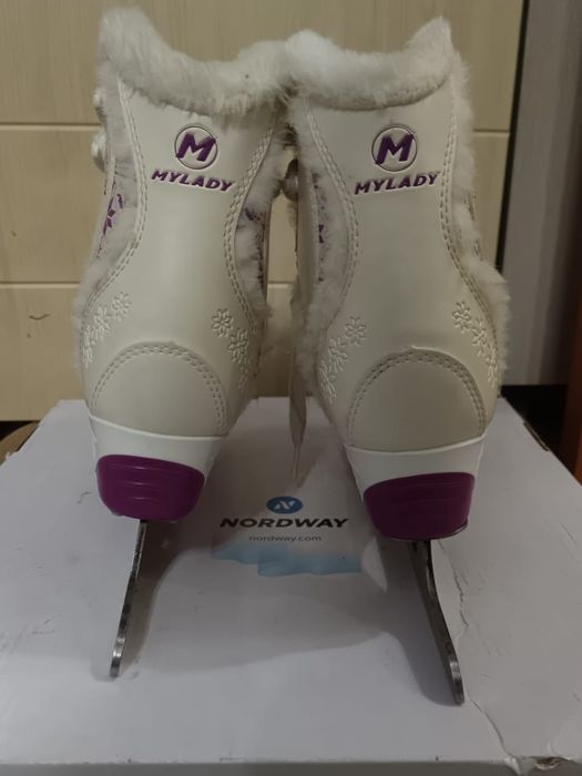 Детские фигурные коньки