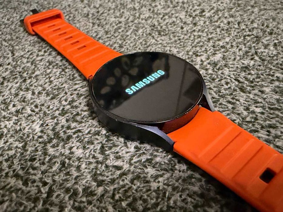 Samsung / Galaxy Watch6 44 / LTE (eSIM) / Black