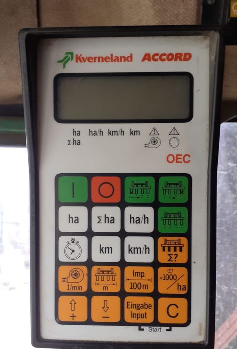 Vand semanatoare pentru porumb floare